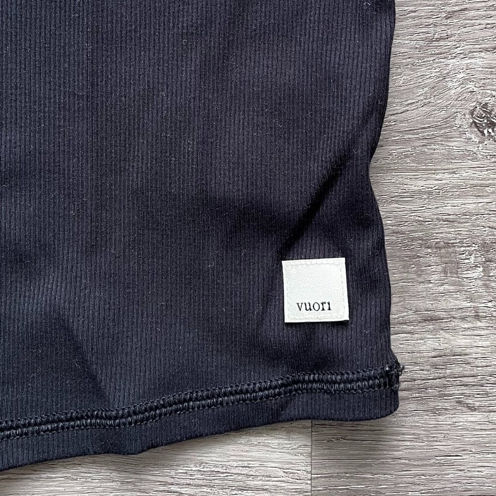 Vuori Pose Fitted Tee Size M Black - Picture 4 of 5
